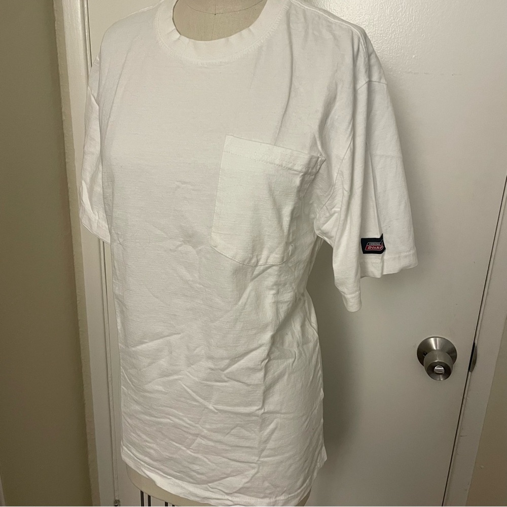 White Dickies cotton pocket tee in size M